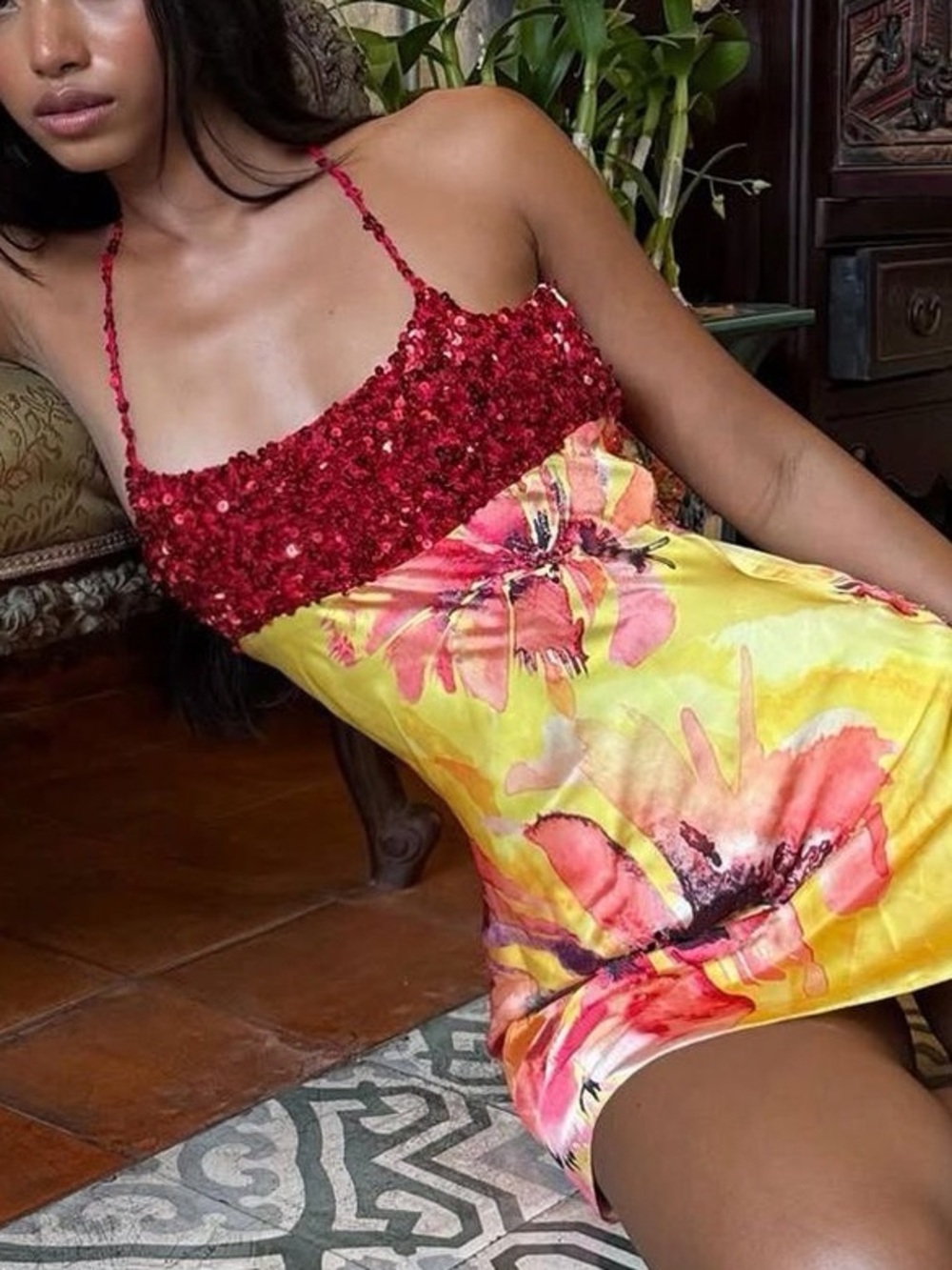 Sequin halter tropical floral mini dress🌺🌼 hot girl summer